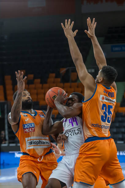 依然保持竞 依然保持竞